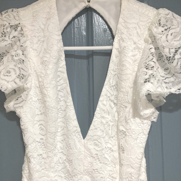 Lulu’s white lace dress - Picture 3 of 7